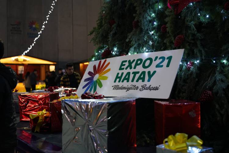 EXPO’NUN GECESİ AYRI GÜNDÜZÜ AYRI GÜZEL GECE IŞIL IŞIL GÜNDÜZ CIVIL CIVIL