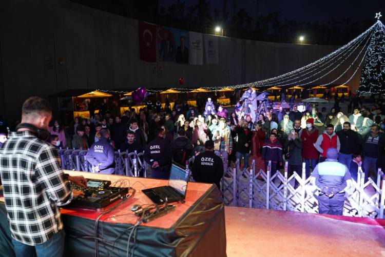 EXPO YENİ YIL FESTİVALİNDE RENKLİ GÖRÜNTÜLER BU FESTİVAL UZUN YILLAR UNUTULMAZ