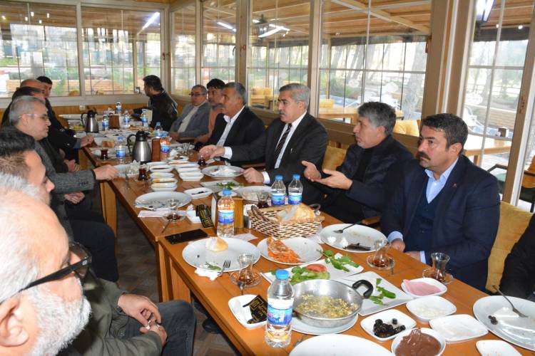 YAYMAN, YAVUZ, KARATAŞ, ÇELİK VE SARI BASINLA KAHVALTIDA BULUŞTU