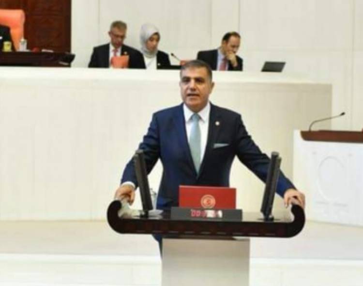 CHP Hatay Milletvekili Mehmet Güzelmansur Antakya Organize Sanayi Bölgesi'ni ziyaret ederek sanayicilerin dertlerini dinledi.