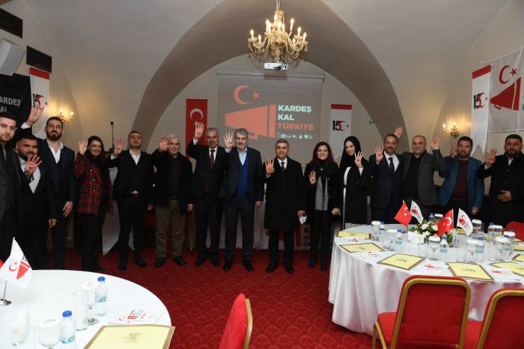 KARDEŞ KAL TÜRKİYE DERNEĞİNDEN “OLAĞANÜSTÜ DURUMLARDA   İLETİŞİM ALETLERİNİN KULLANIMI” KONULU PANEL