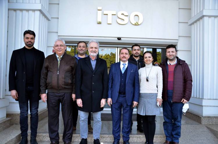 İskenderun Teknik Üniversitesi Rektörü Prof.Dr.Tolga Depci İTSO’ya nezaket ziyaretinde  bulundu. İTSO’yu Milli Futbolcu Gökhan Zan da Ziyaret Etti