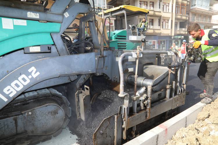 ANTAKYA FATİH CADDESİ ASFALTLANIYOR  FATİH CADDESİ’NDEKİ ÇALIŞMALAR HIZ KAZANDI