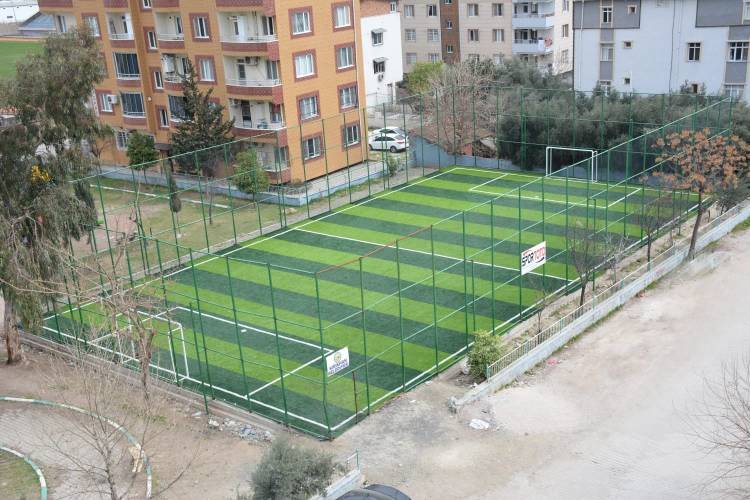 BAŞKAN YAVUZ KIRIKHAN’A 3 ADET SENTETİK ÇİM SAHAYI DAHA HİZMETE SUNDU
