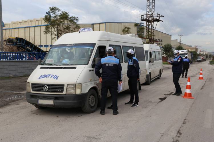 HBB TRAFİK ZABITASINDAN D4 YETKİ BELGELİ ARAÇLARA DENETİM VATANDAŞLARIN SAĞLIĞI İÇİN DENETİMLER SÜRÜYOR