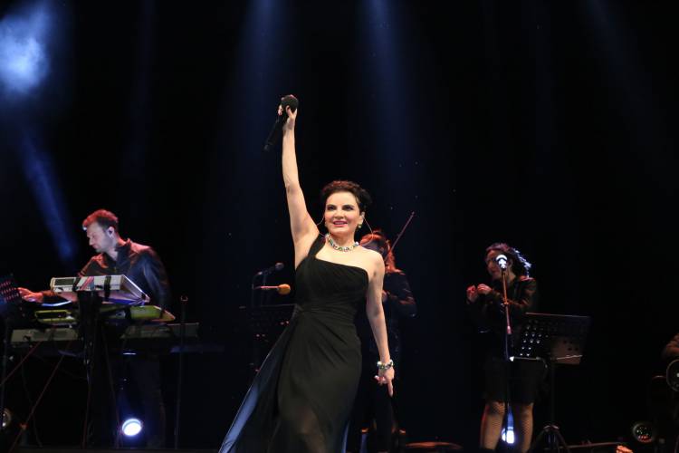 EXPO 2021 HATAY’DA SANAT, EĞLENCE, COŞKU VAR GÖKSEL SEVİLEN ŞARKILARINI EXPO 2021 HATAY İÇİN SÖYLEDİ EXPO 2021 HATAY’DAKİ İLK KONSERDE GÖKSEL SAHNE ALDI