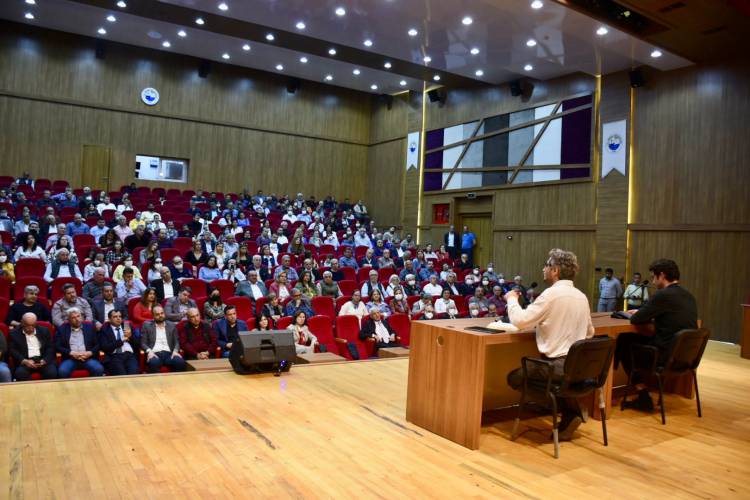 ARSUZ’DA, BARIŞ PEHLİVAN VE BARIŞ TERKOĞLU’NA YOĞUN İLGİ