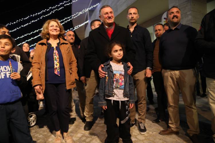 BAŞKAN SAVAŞ VATANDAŞLARIN COŞKUSUNA ORTAK OLDU