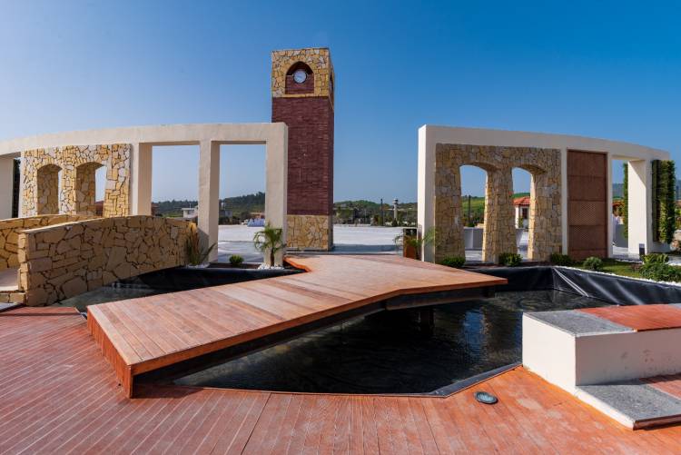 EXPO ALANLARININ GECESİ AYRI GÜNDÜZÜ AYRI GÜZEL