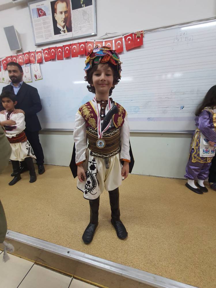 İSTANBUL TUZLA DA  BARBAROS  İLKOKULUNDA 23 NİSAN ETKİNLİGİ COŞKU İLE KUTLANDI