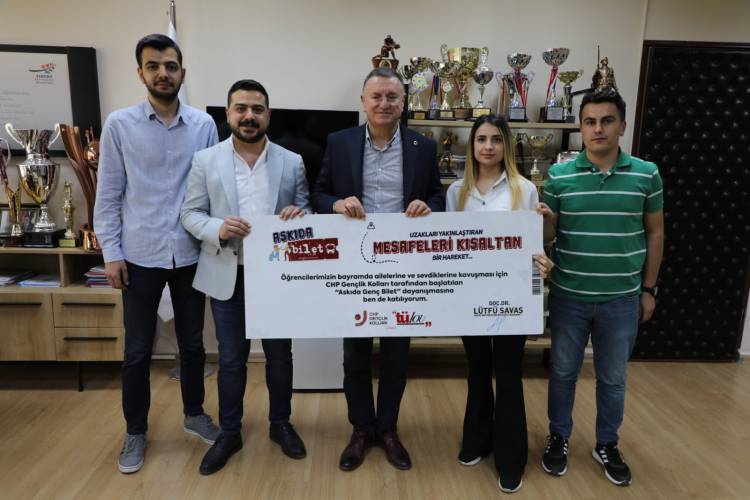 HBB BAŞKANI SAVAŞ’TAN GENÇLERE ANLAMLI DESTEK  LÜTFÜ SAVAŞ ASKIDA GENÇ BİLET İÇİN BEN DE VARIM DEDİ