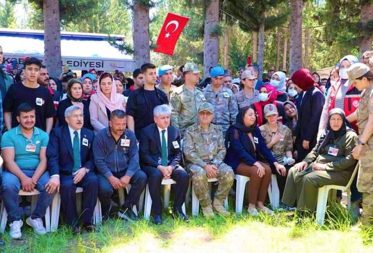 HATAYLI ŞEHİDİNİ SON YOLCULUGUNA UGURLADI