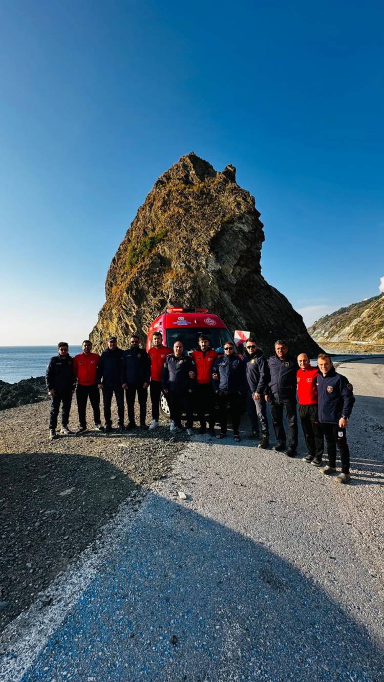 HBB İTFAİYESİNDEN ANMA ETKİNLİĞİ  SUALTINDA AMİRLERİNİ ANDILAR 